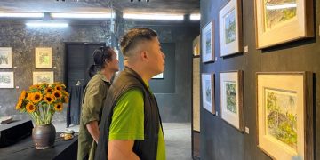 Khai mạc triển lãm “Cửa gió phai” của hoạ sĩ Đặng Mậu Triết